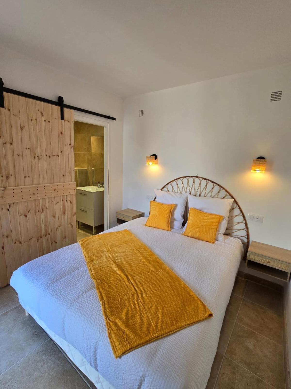 Bed and Breakfast Les Saladelles Saintes-Maries-de-La-Mer Exterior foto