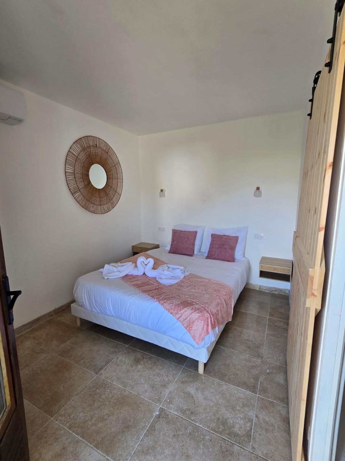 Bed and Breakfast Les Saladelles Saintes-Maries-de-La-Mer Exterior foto